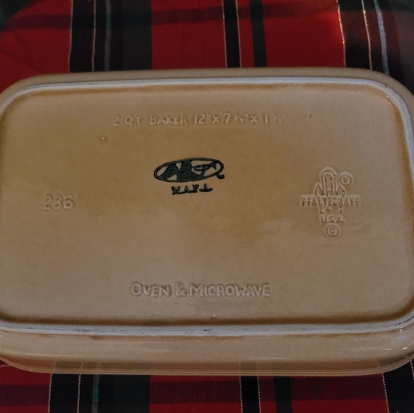Pfaltzgraff America 2 QT Baker Dish - Picture 7 of 7